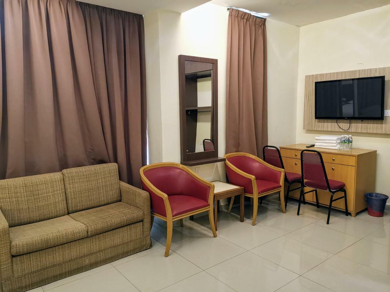 Hotel Centre Point Tampin Malacca Exterior photo